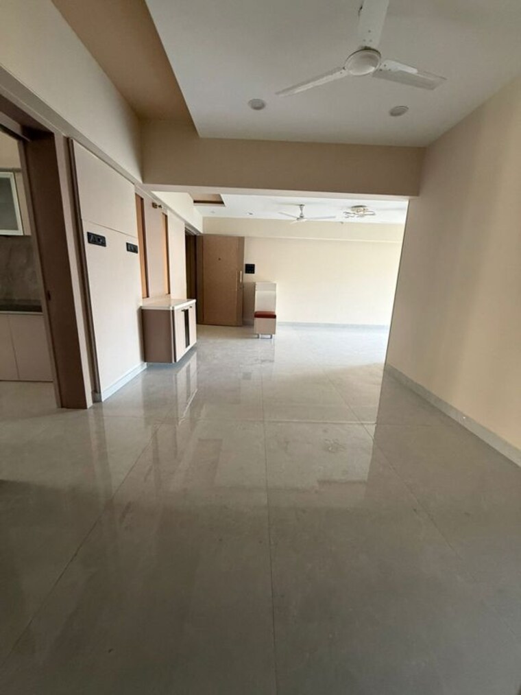 Other, khar west 3 Bedroom 1100 Sq.Ft. Apartment In Khar West Mumbai 10338960