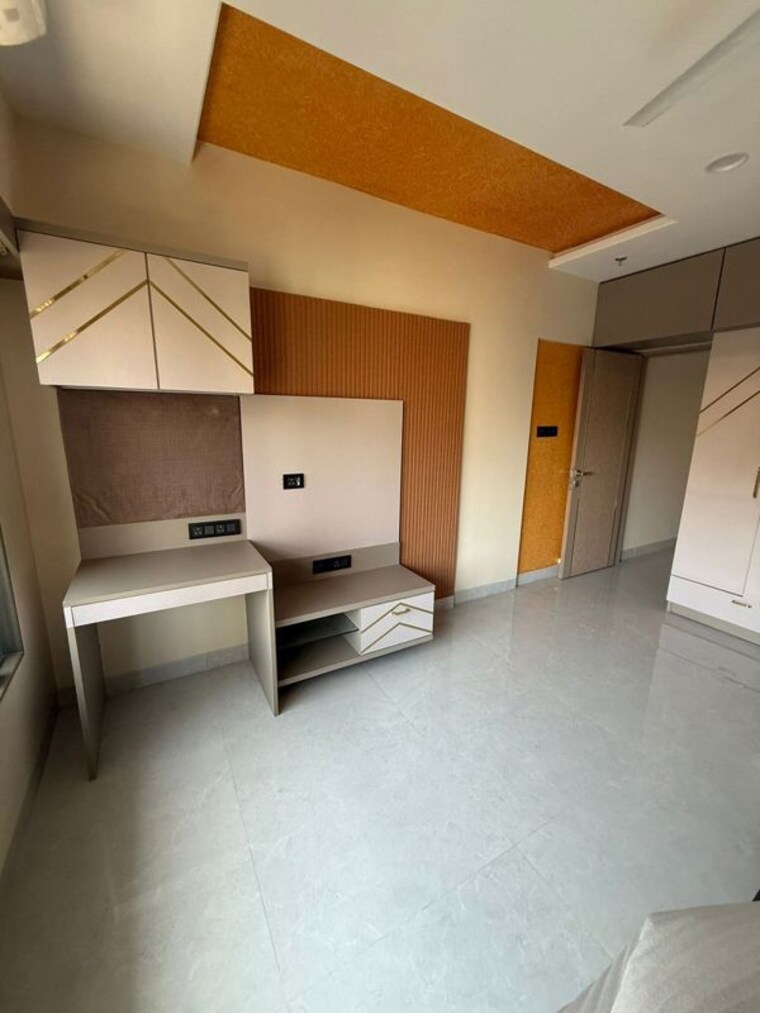 Room, khar west 3 Bedroom 1100 Sq.Ft. Apartment In Khar West Mumbai 10338960