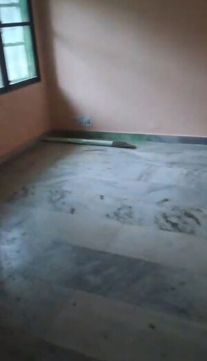 Room in 2 BHK Apartment at Shipra Suncity, Vaibhav Khand – for Sale