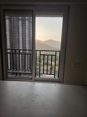 Room in 1 BHK Apartment at Raunak Bliss B1, Ghodbunder Road – for Rent