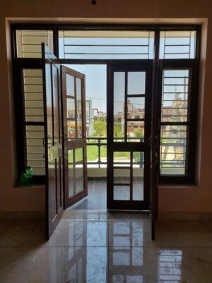 Room in 3 BHK Builder Floor at Mehuwala – for Rent