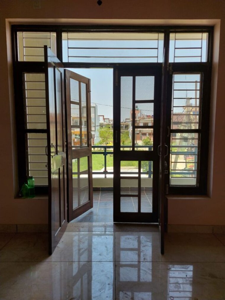 Room, mehuwala 3 Bedroom 169 Sq.Mt. Builder Floor In Mehuwala Dehradun 10339005
