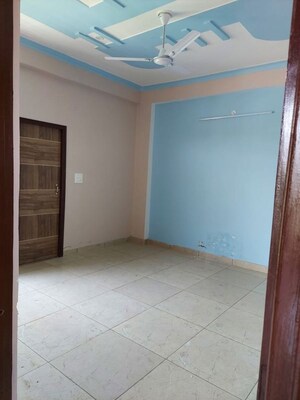 Room in 3 BHK Builder Floor at Mehuwala – for Rent