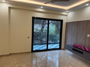 Room in 4 BHK Builder Floor at Palam Vihar Residents Association, Palam Vihar – for Sale