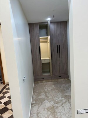 Building Lobby in 4 BHK Builder Floor at Palam Vihar Residents Association, Palam Vihar – for Sale