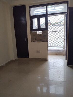 Room in 1 BHK Builder Floor at Neb Sarai – for Rent
