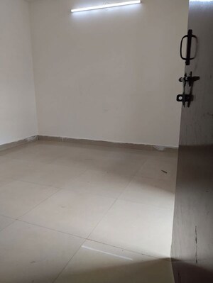 Room in 1 BHK Builder Floor at Neb Sarai – for Rent