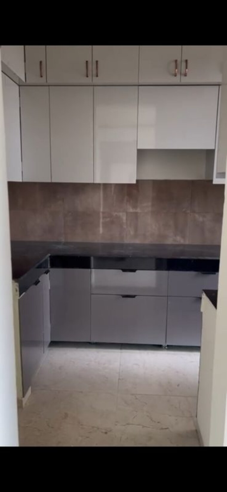 Kitchen, bptp-discovery-park 3 Bedroom 1851 Sq.Ft. Apartment In Sector 80 Faridabad 10278422
