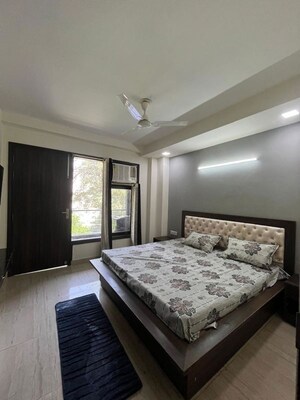 Bedroom in 1 RK Builder Floor at Vipul Square, Sushant Lok I – for Rent