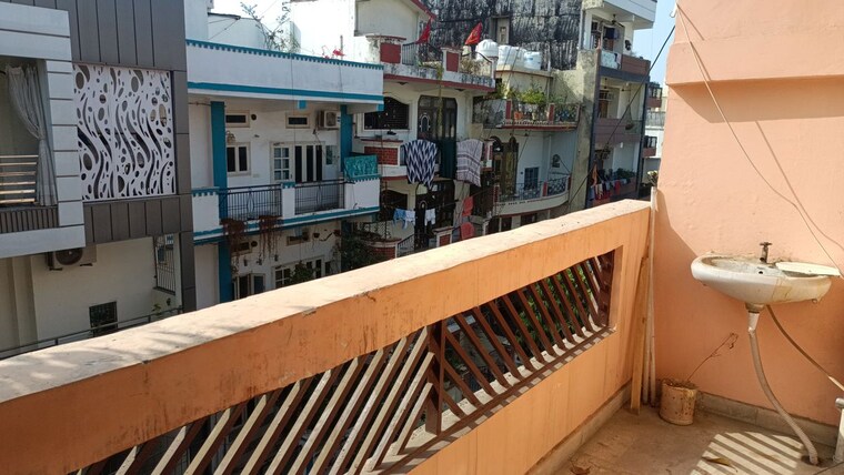 Balcony, vaishali sector 5 2 Bedroom 950 Sq.Ft. Builder Floor In Vaishali Sector 5 Ghaziabad 10339039