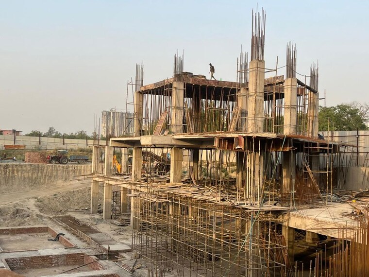 Exterior View, trg-the-mall Commercial Shop 120 Sq.Ft. In Nai Basti Dundahera Ghaziabad 10339031