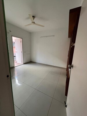 Room in 4 BHK Apartment at GR Shantinivas, Singasandra – for Sale