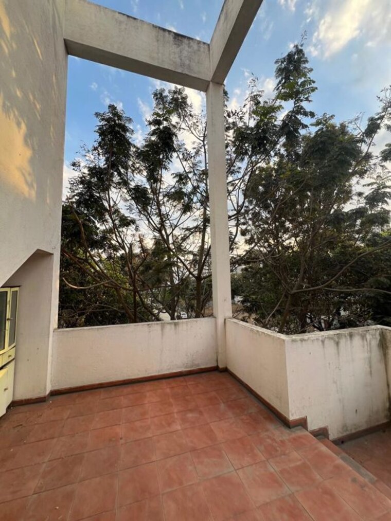 Balcony, gr-shantinivas 4 Bedroom 3100 Sq.Ft. Apartment In Singasandra Bangalore 10339069