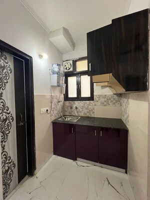 Kitchen in 1 BHK Builder Floor at Ansal Sushant Shopping Arcade, Sector 27 – for Rent