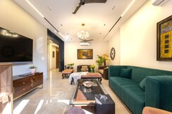 3 BHK + Servant Room Builder Floor For Rent in DLF The Skycourt