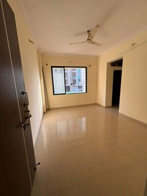 Room in 2 BHK Apartment at Metropolis Aquaris Phase 2, Kasarvadavali – for Rent