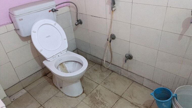 Bathroom, vaishali sector 5 1 Bedroom 550 Sq.Ft. Builder Floor In Vaishali Sector 5 Ghaziabad 10336833