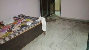 Room in 1 BHK Builder Floor at Vaishali Sector 5 – for Rent