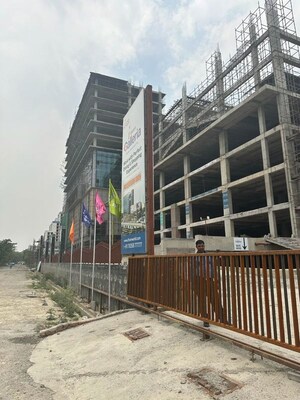  Shop – Exterior View View at Rise Food Mall, Sector 1 Greater Noida - for Sale
