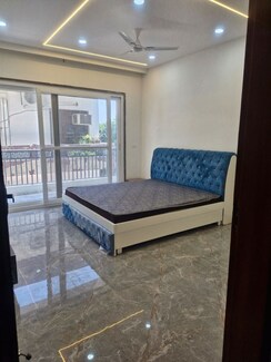 1 RkBuilder Floor For Rent in Gold Souk Mall