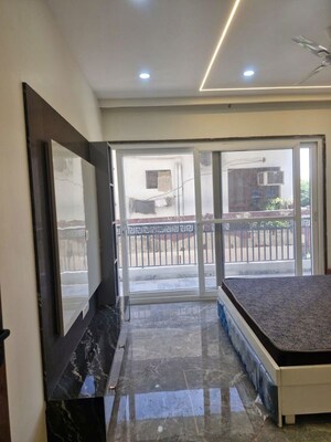 Building Lobby in 1 RK Builder Floor at Gold Souk Mall, Sector 43 – for Rent