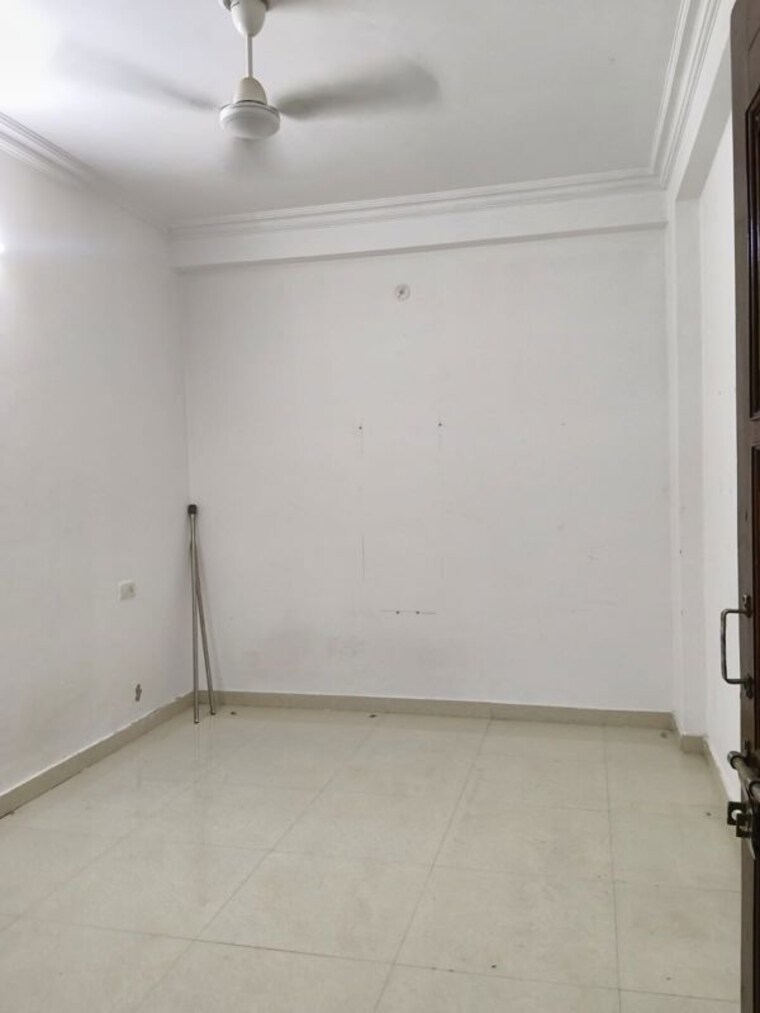 Room, freedom fighters enclave 2 Bedroom 850 Sq.Ft. Builder Floor In Freedom Fighters Enclave Delhi 10339120