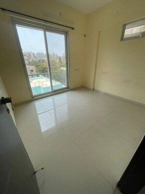 Room in 2 BHK Apartment at Andheri West – for Rent