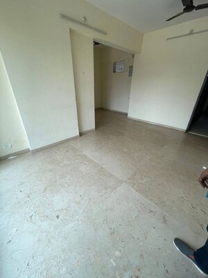 Room in 2 BHK Apartment at Andheri West – for Rent