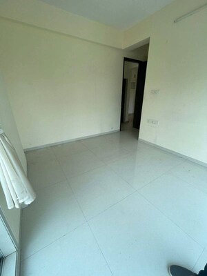 Room in 2 BHK Apartment at Andheri West – for Rent