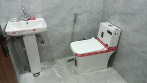 Bathroom in 1 BHK Builder Floor at Vaishali Sector 5 – for Sale