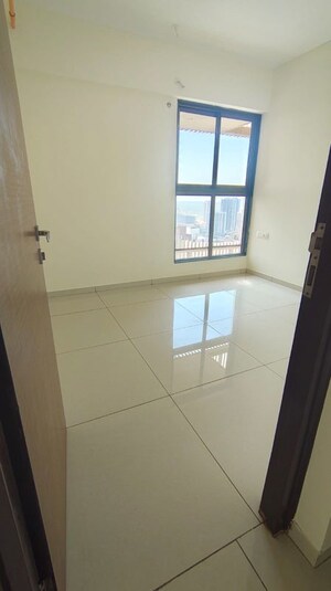 Room in 1 BHK Apartment at Sheth Irene, Malad West – for Sale
