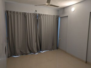 Room in 2 BHK Apartment at Juhu – for Rent