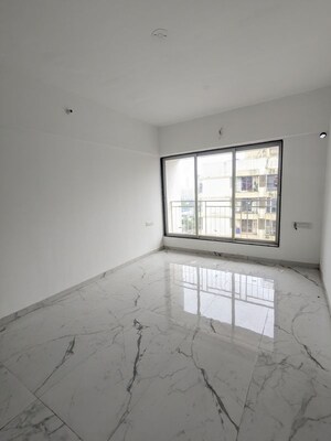 Room in 1 BHK Apartment at Dharti Presidio, Malad West – for Rent