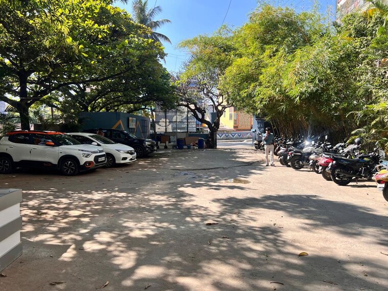  Parking, halasuru Commercial Office Space 750 Sq.Ft. In Halasuru Bangalore 10339196