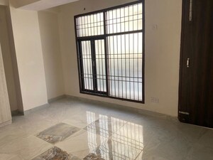Room in 3 BHK Builder Floor at Chattarpur – for Rent