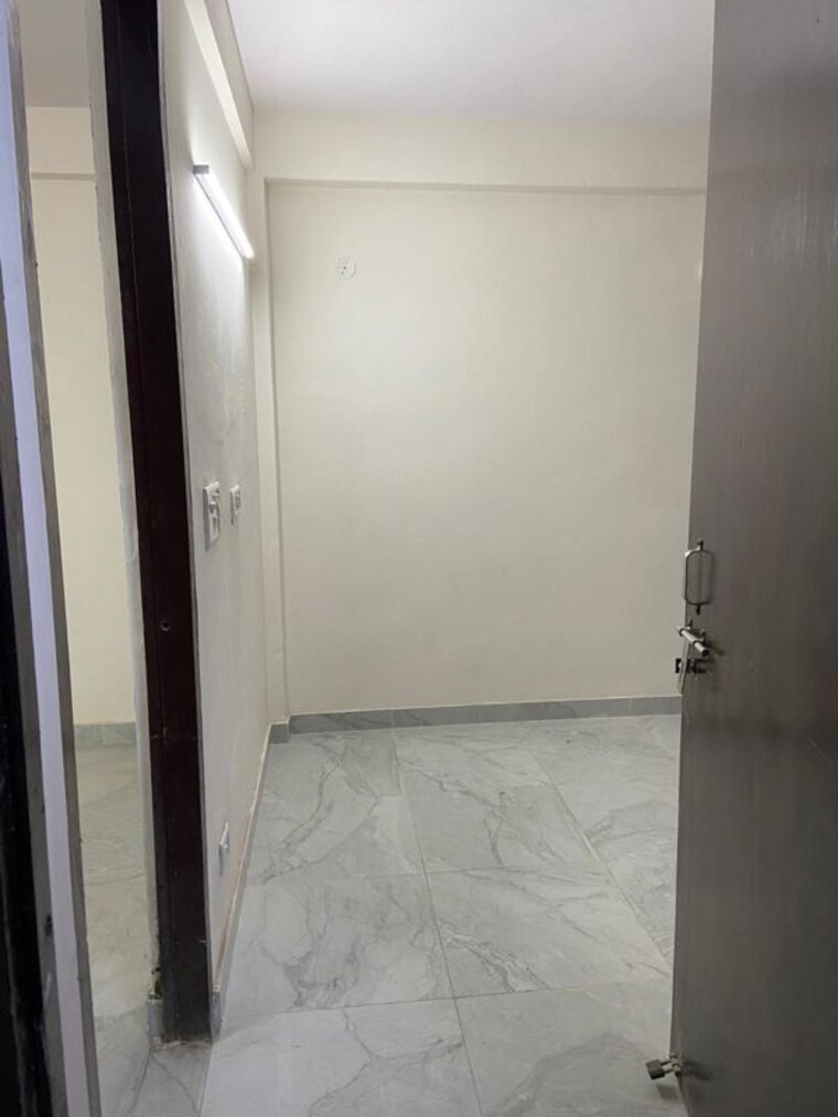 Bathroom, chattarpur 3 Bedroom 1600 Sq.Ft. Builder Floor In Chattarpur Delhi 10339238