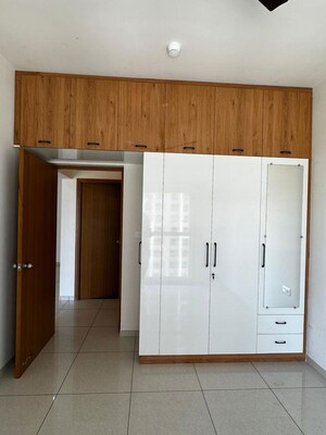 Room in 2 BHK Apartment at Sobha Dream Gardens, Thanisandra Main Road – for Rent
