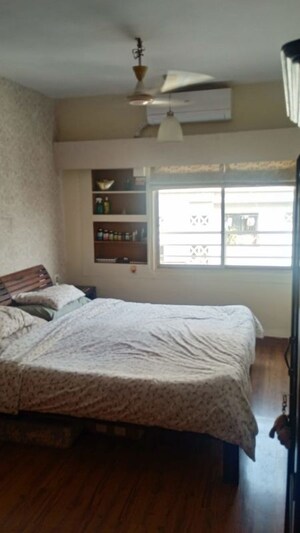 Bedroom in 2 BHK Apartment at Asara CHS, Khar West – for Rent