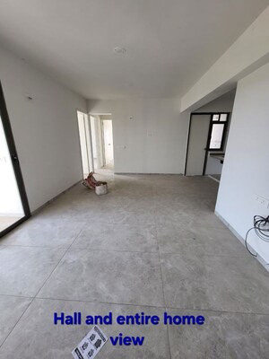 Room in 3 BHK Apartment at Sukirti 54, Shela – for Sale