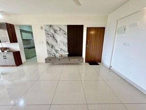 Room in 2 BHK Apartment at Mahaveer Celesse, Hunasamaranahalli – for Rent