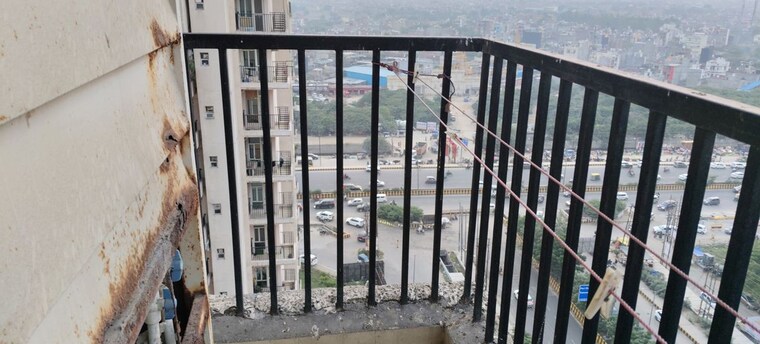 Balcony, gaur-city-1st-avenue 3.5 Bedroom 1470 Sq.Ft. Apartment In Sector 4 Greater Noida Greater Noida 10339287