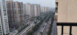 3.5 BHK Apartment – Exterior View View at Gaur City 1st Avenue, Sector 4 Greater Noida - for Rent
