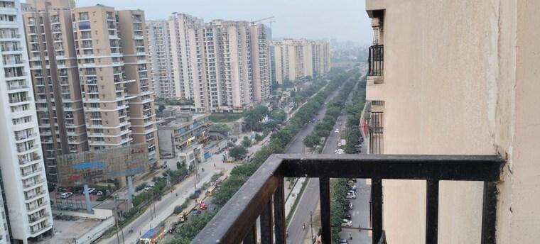 Balcony, gaur-city-1st-avenue 3.5 Bedroom 1470 Sq.Ft. Apartment In Sector 4 Greater Noida Greater Noida 10339287