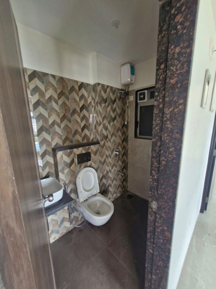 Bathroom, veena-smart-homes 2 Bedroom 541 Sq.Ft. Apartment In Kandivali West Mumbai 10339321