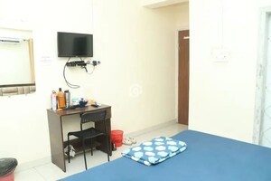 Room in 4 BHK Apartment at Air India Colony, Nerul – for Rent