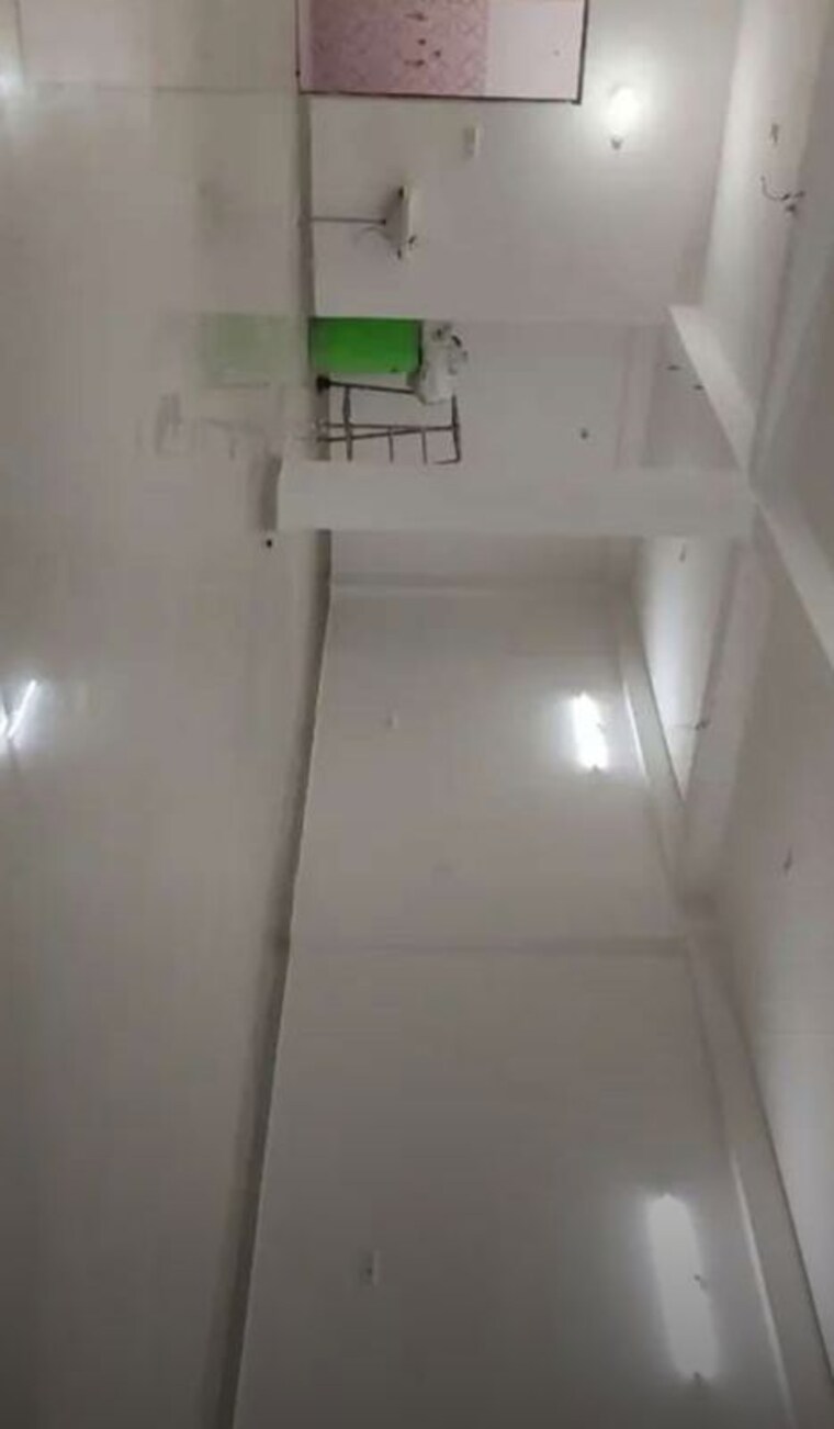 Other, hazratganj Commercial Office Space 1700 Sq.Ft. In Hazratganj Lucknow 10339327