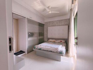 Bedroom in 2 BHK Apartment at Swaraj Daffodils Airoli, Airoli Sector 3 – for Sale