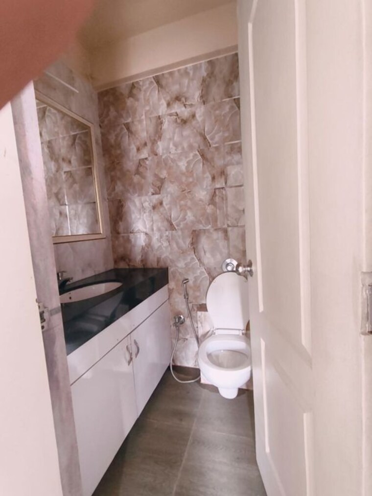 Bathroom, swaraj-daffodils-airoli 2 Bedroom 1150 Sq.Ft. Apartment In Airoli Sector 3 Navi Mumbai 10339332