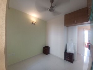 Room in 2 BHK Apartment at Godrej Aqua, International Airport Road – for Rent