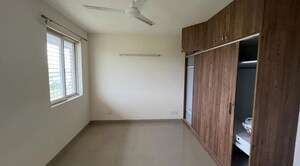 Room in 3 BHK Apartment at Emaar Emerald Floors Premier, Sector 65 – for Rent